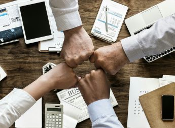 teamwork-3213924_1920
